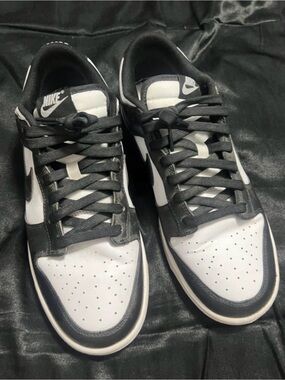 Nike Men’s Low-Top Sneakers - Black & White